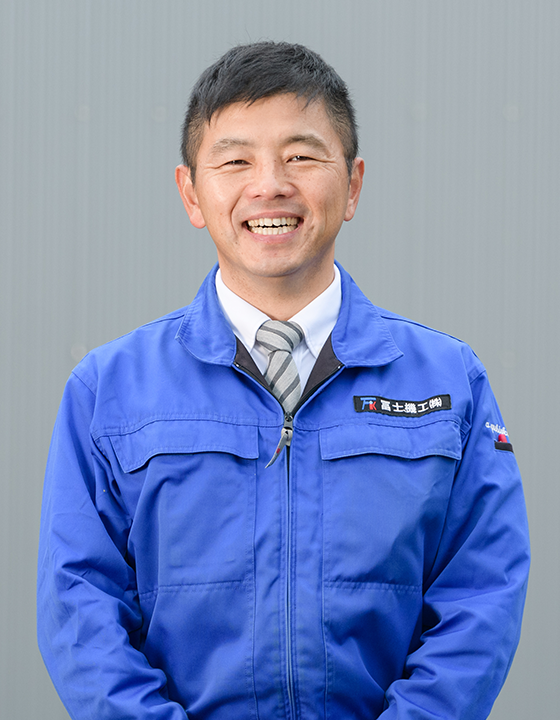 代表取締役社長 吉岡 章